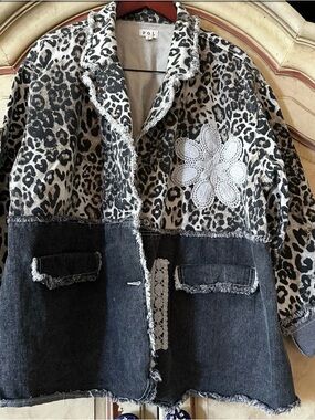 New without tags POL Leopard Patchwork Print Jacket/Blazer size Large